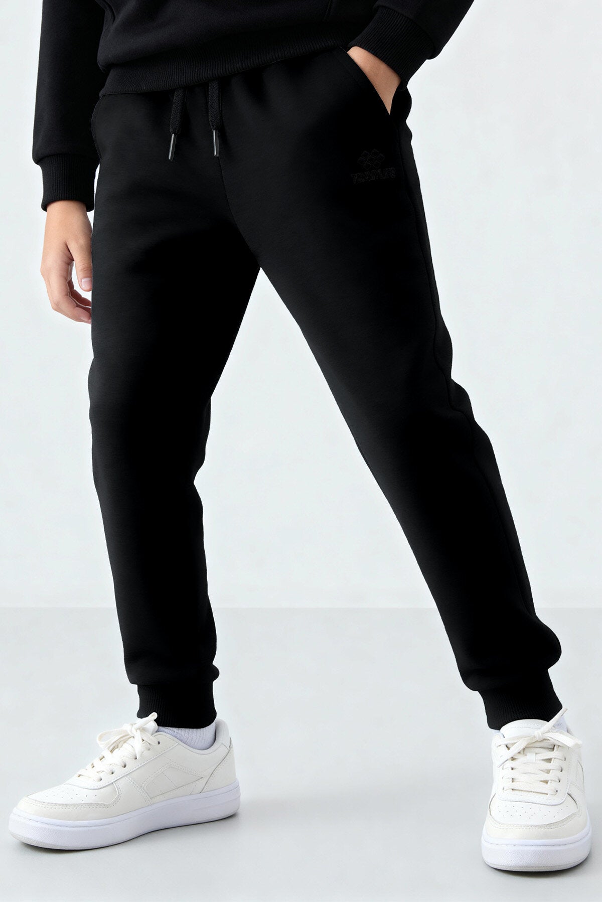 Siyah Standart Fit Manşetli İnce Erkek Çocuk Eşofman Alt - 11205