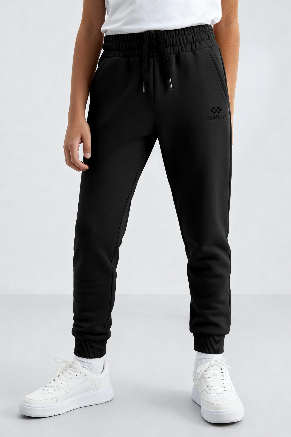 Siyah Standart Fit Manşetli İnce Erkek Çocuk Eşofman Alt - 11062