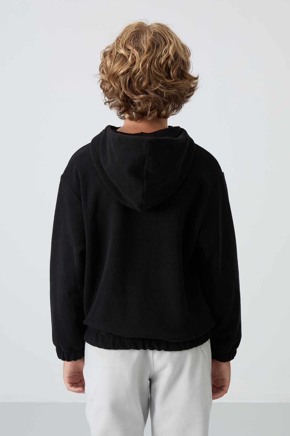 Siyah Kalın Yumuşak Dokulu Standart Fit Nakışlı Polar Erkek Çocuk Sweatshirt - 11230