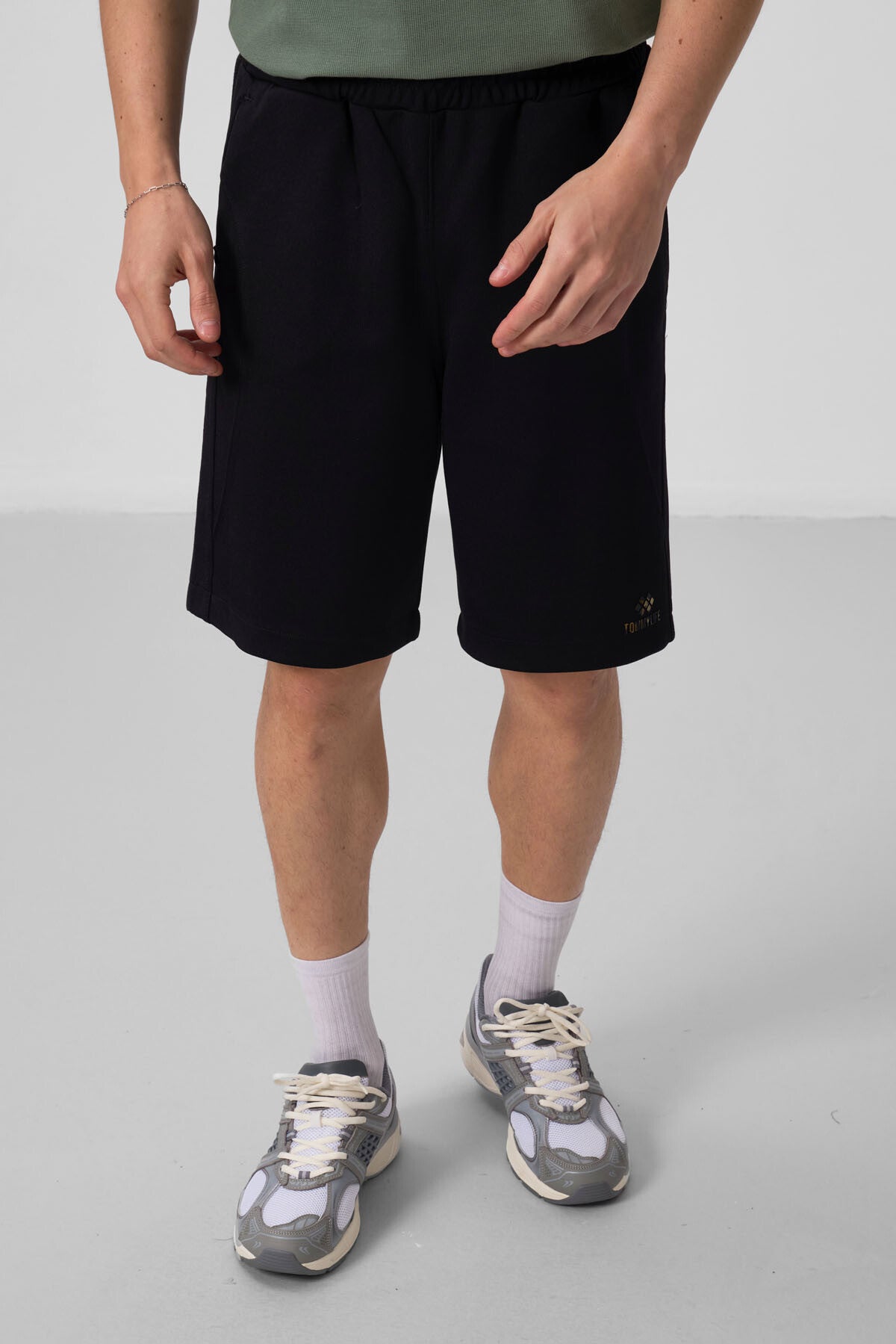 Siyah Yüzeyi Dokulu Oversize Erkek Şort - 81288