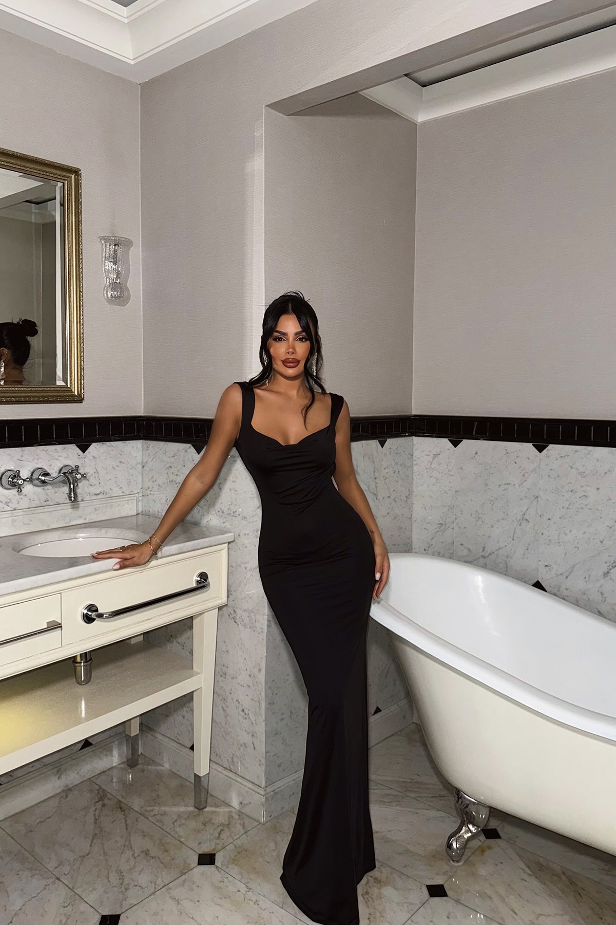 Siyah Liliana Arkası Fiyonk Detaylı Elbise  ATE-2134