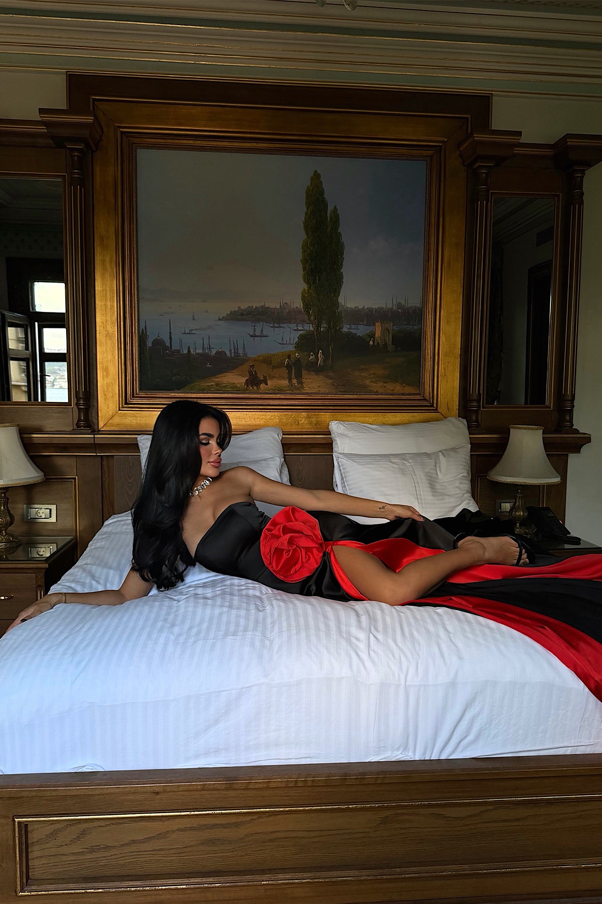 Roseline Gül Detaylı Yırtmaçlı Abiye ATE-3719