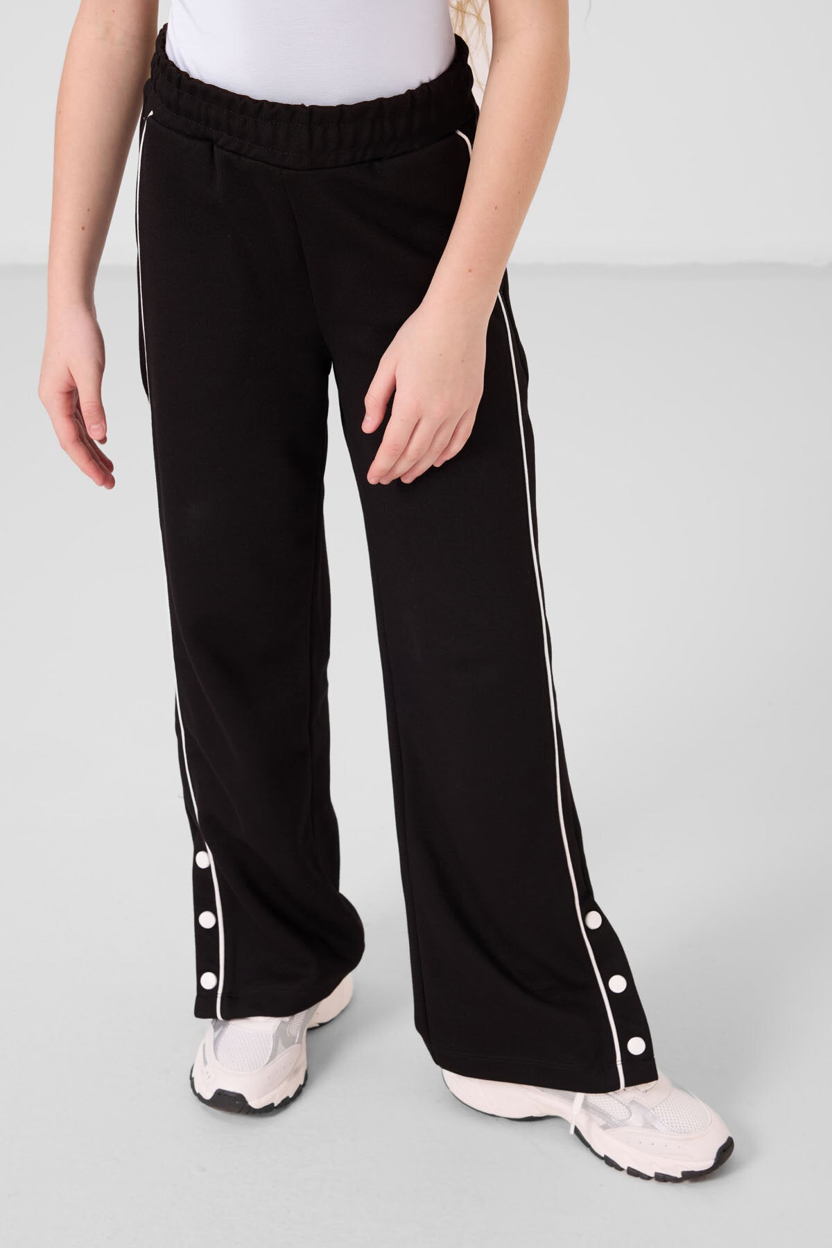 Siyah Geniş Paça Çıt Çıt Detaylı Kız Çocuk Palazzo Pantolon - 75199