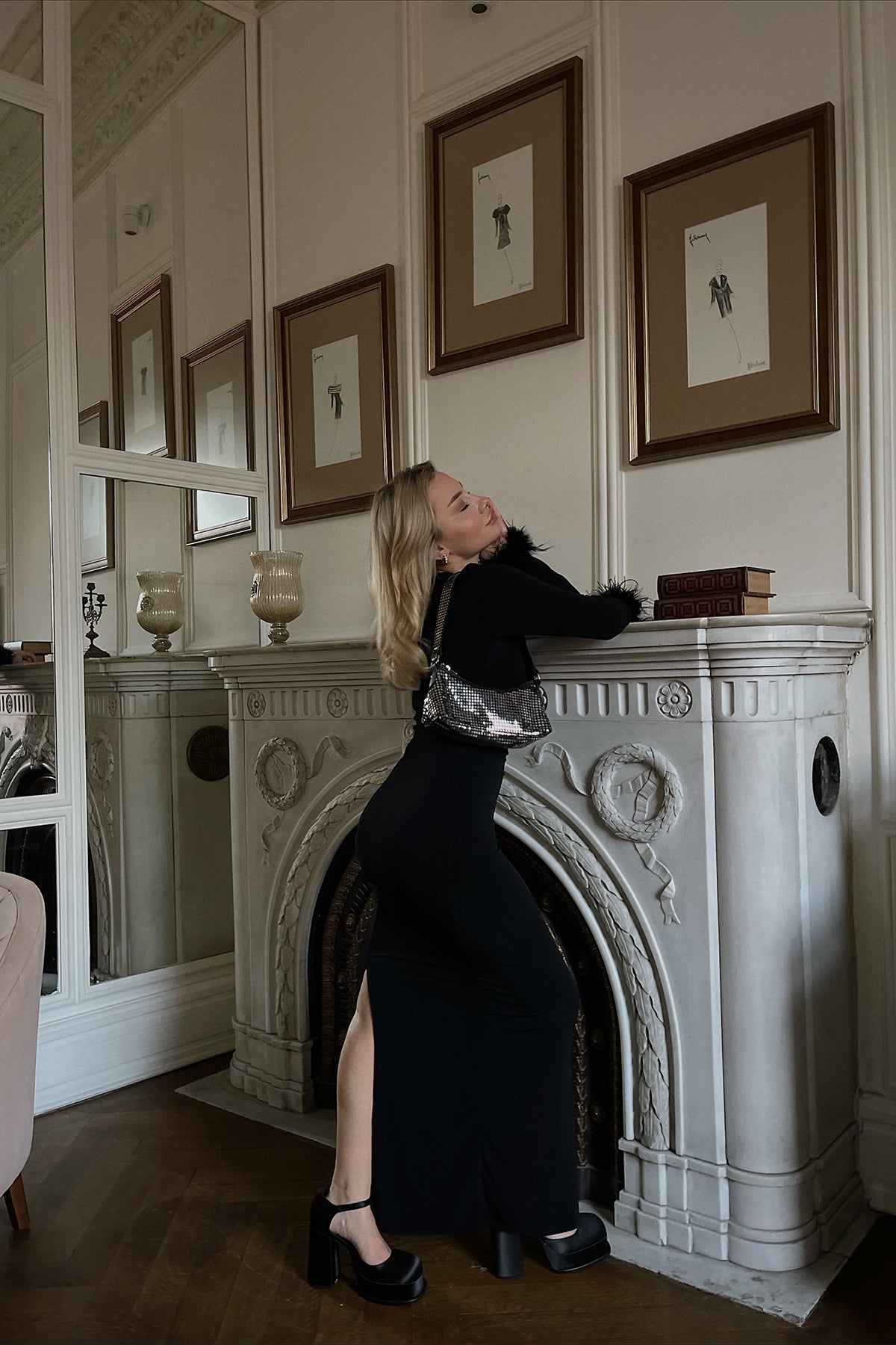 Siyah Kolları Püsküllü Uzun Elbise ATE3115