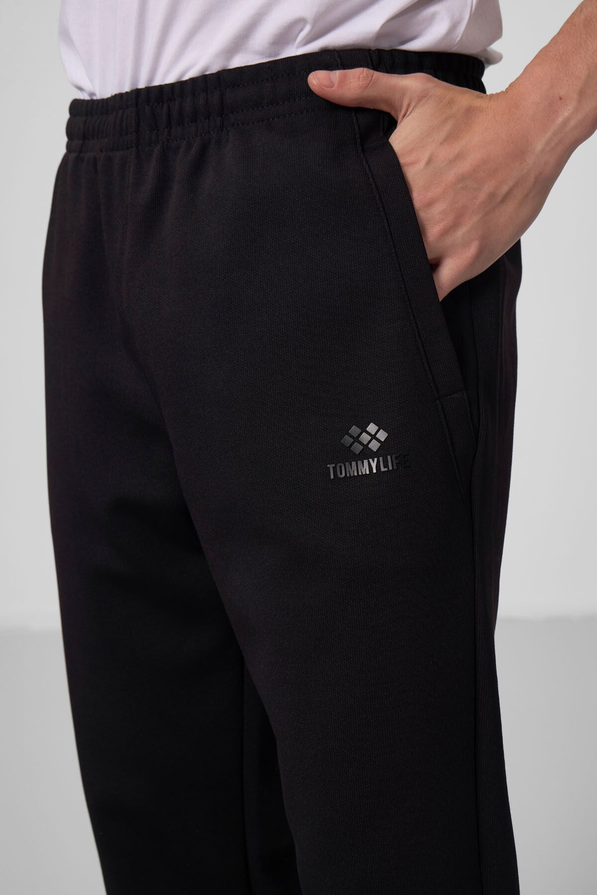 Siyah Yüzeyi Dokulu Rahat Form Erkek Eşofman Takım - 85273