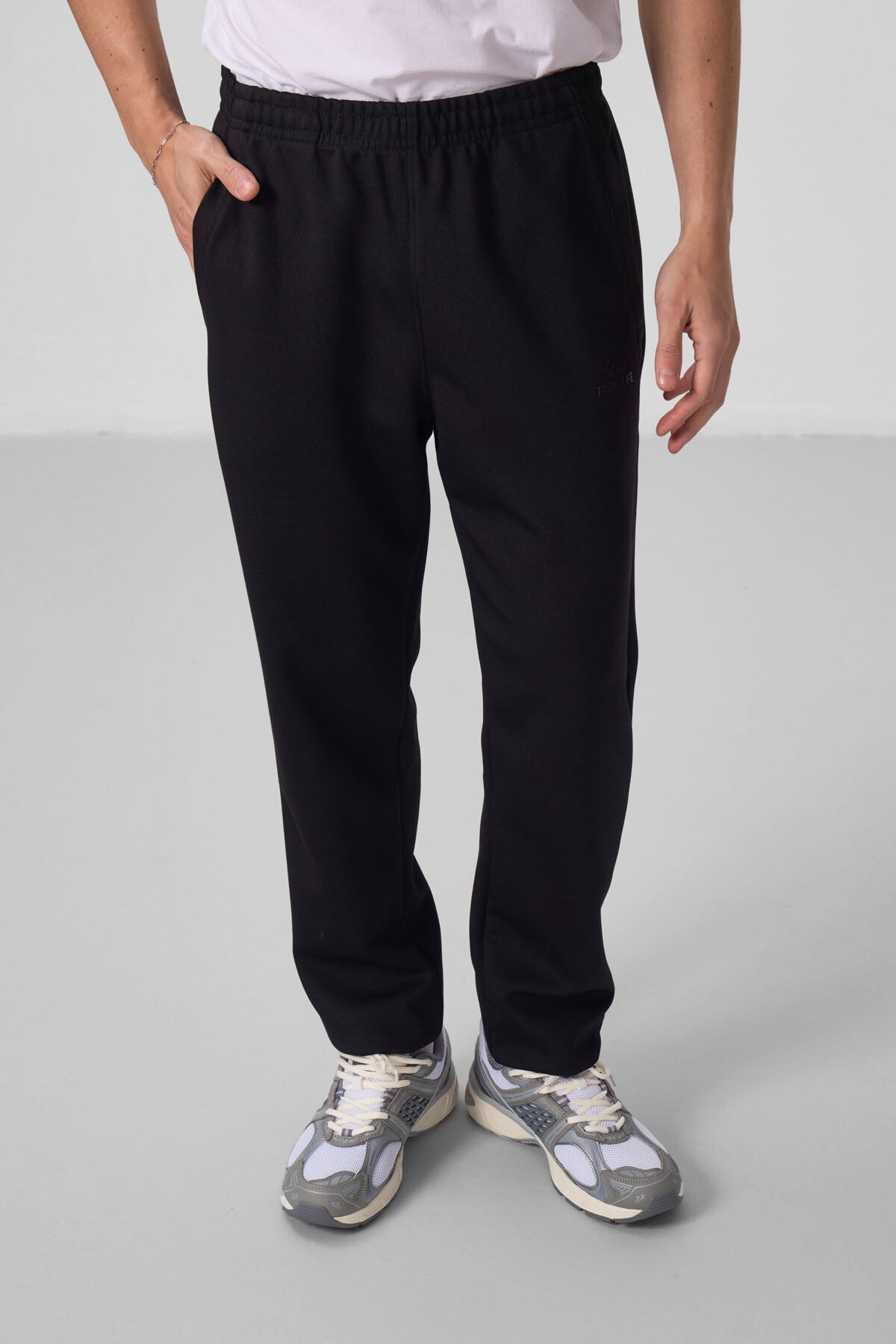 Siyah Yüzeyi Dokulu Rahat Form Erkek Eşofman Takım - 85273