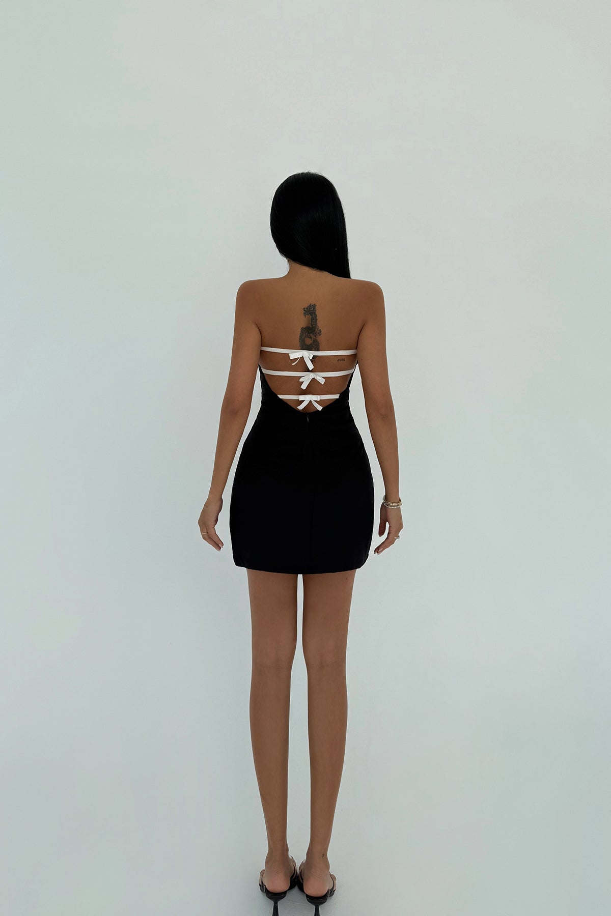 Siyah Abrienda Sırtı Fiyonk Şeritli Elbise ATE-1547