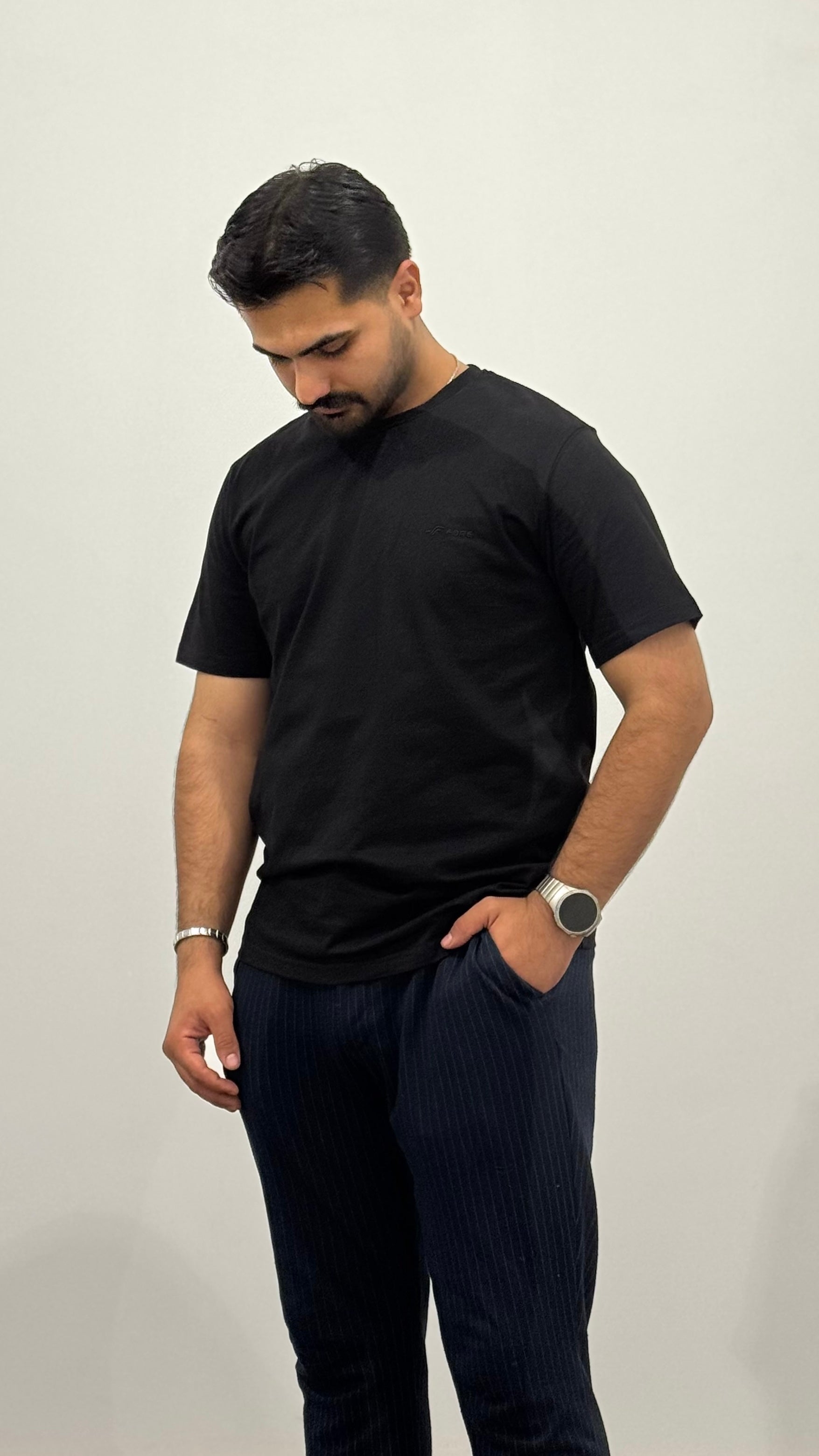 BİSİKLET YAKA NAKIŞ BASKILI TSHİRT