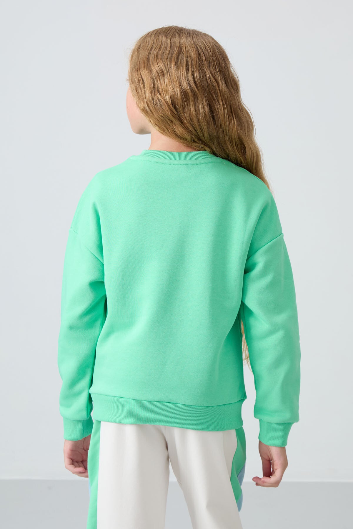 Su Yeşil Pamuklu İçi Tüylü Yumuşak Dokulu Oversize Nakışlı Kız Çocuk Sweatshirt - 75150