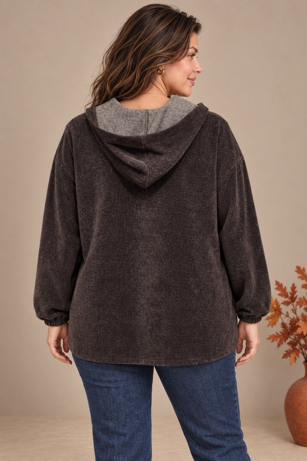Yumuşak Kadife Tuşeli Fermuarlı Büyük Beden Sweatshirt Kahve
