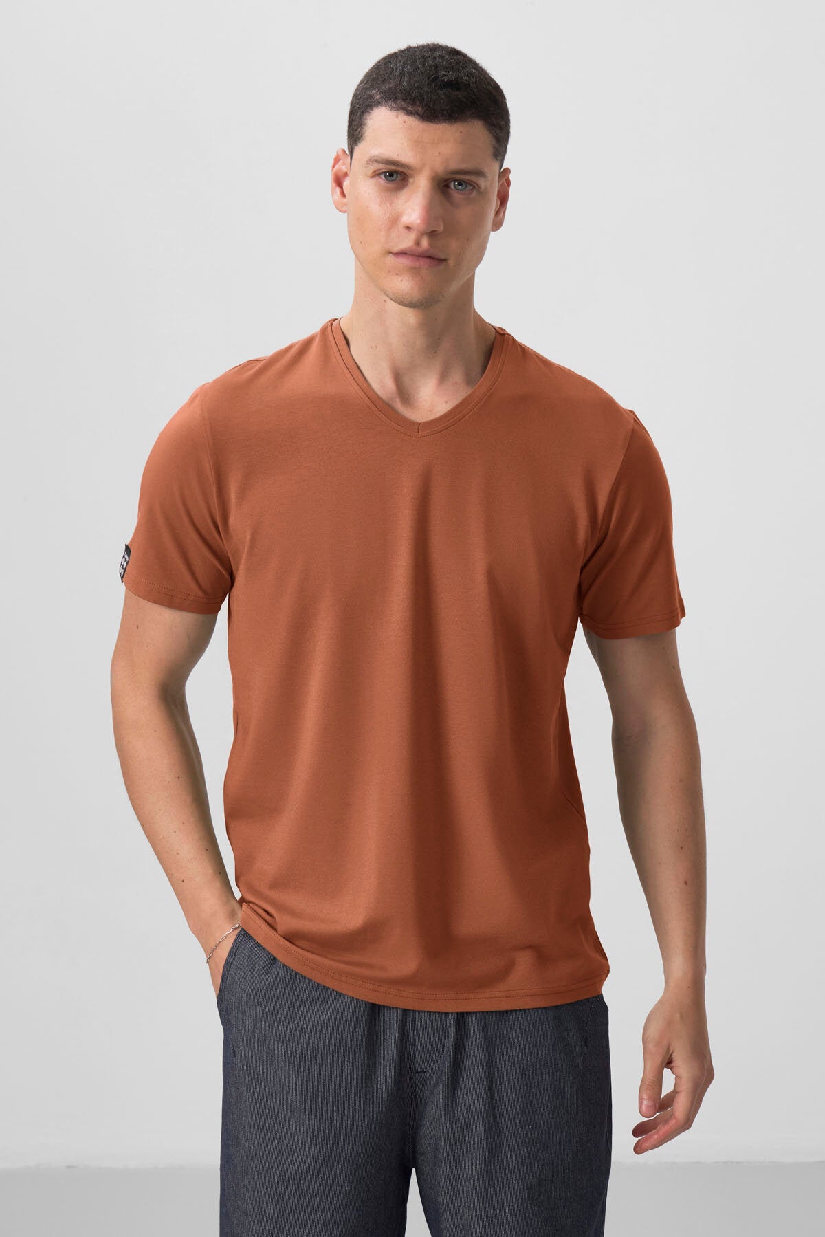 Tarçın Basic Kısa Kol Standart Kalıp V Yaka Erkek T-Shirt - 87912