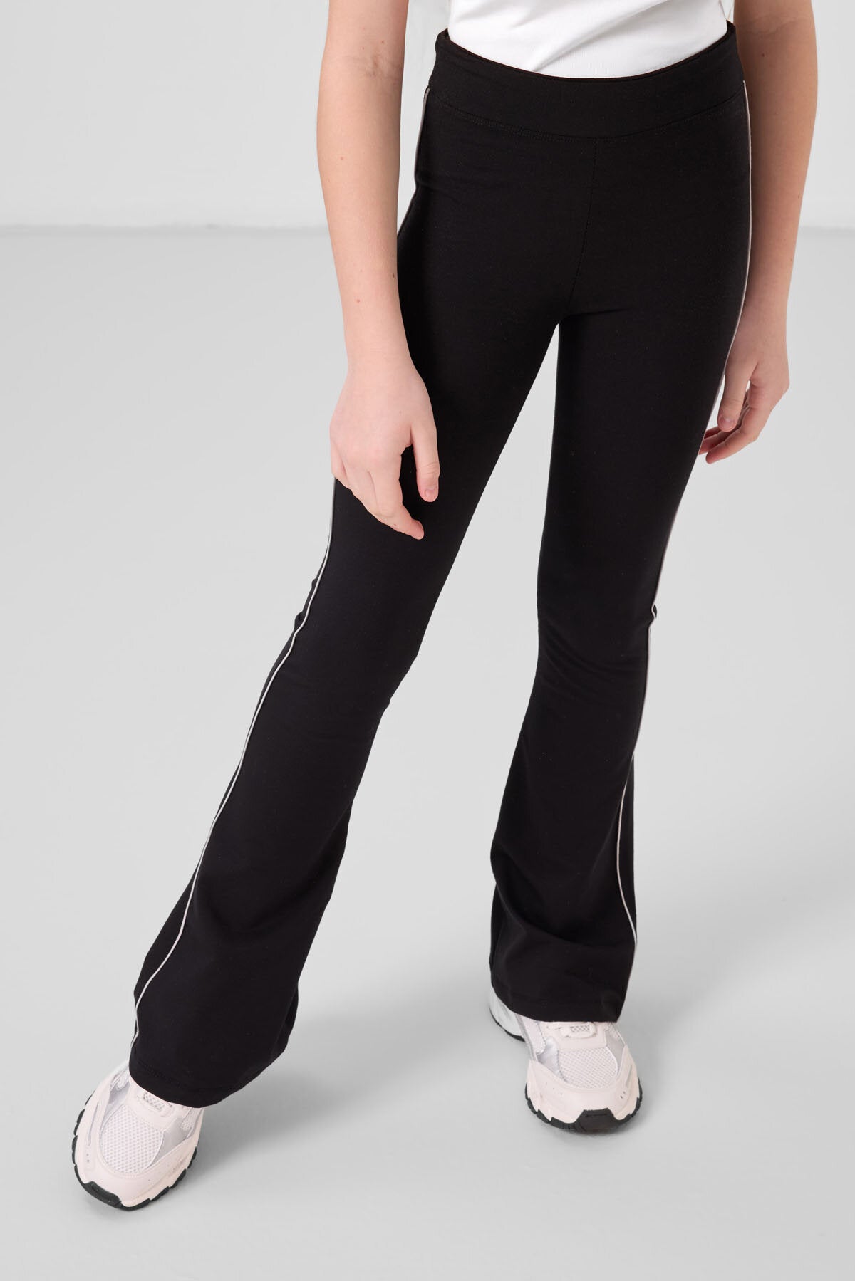 Taş-Siyah Pamuklu O Yaka Standart Fit Basic İspanyol Paça Kız Çocuk Tayt Takım - 75192