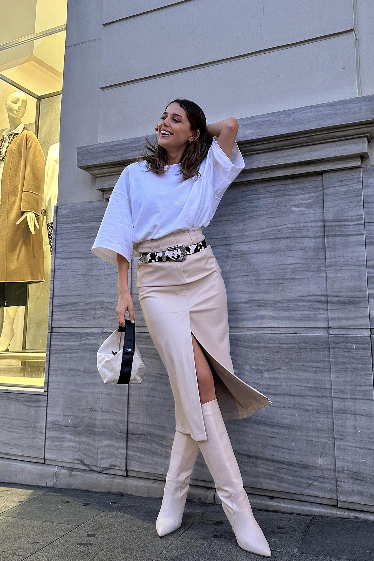 Toptan Bej Yırtmaçlı Süs Patlı Etek