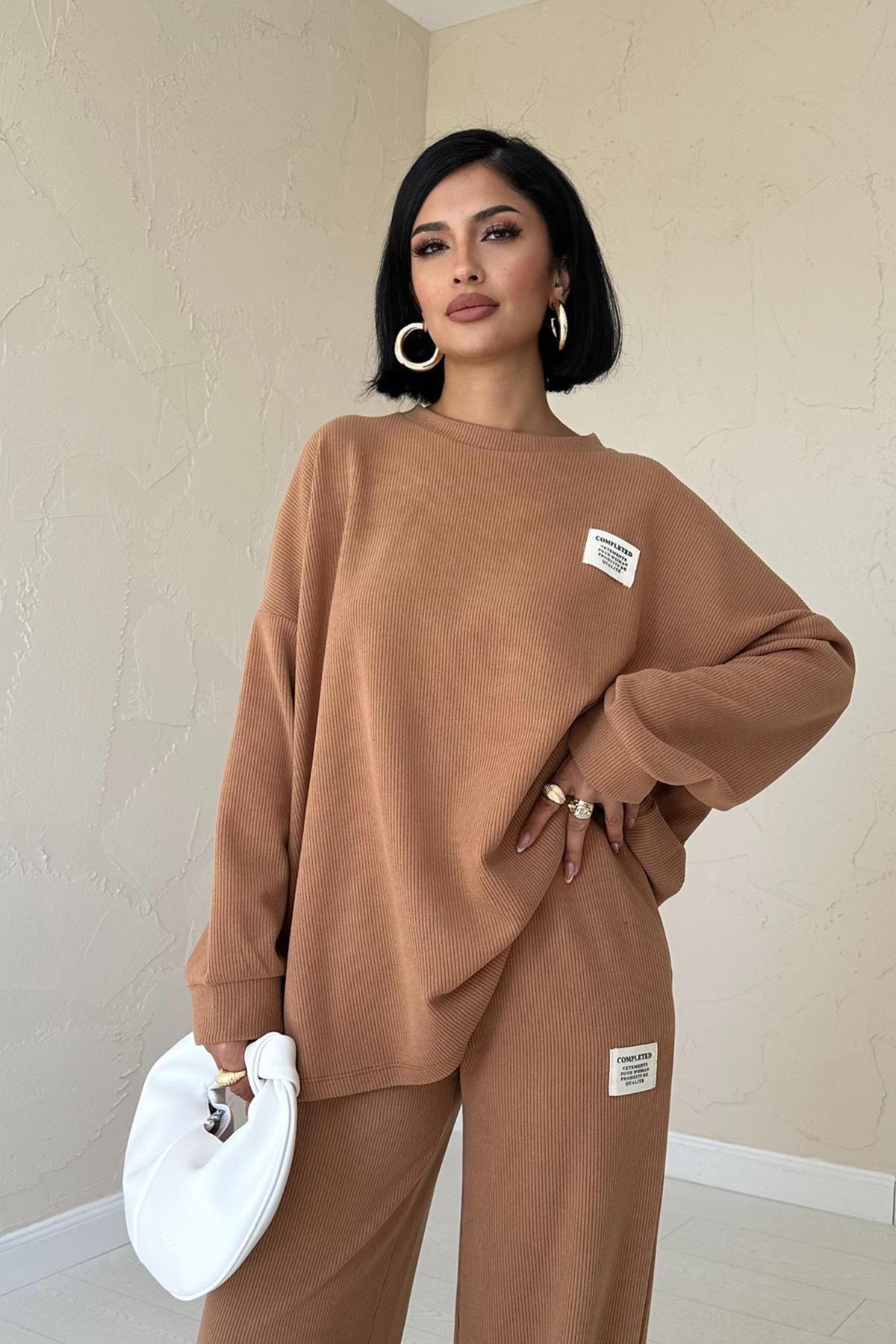 Toptan Camel Klasik Fitilli Kazak Ve Pantolon Takım