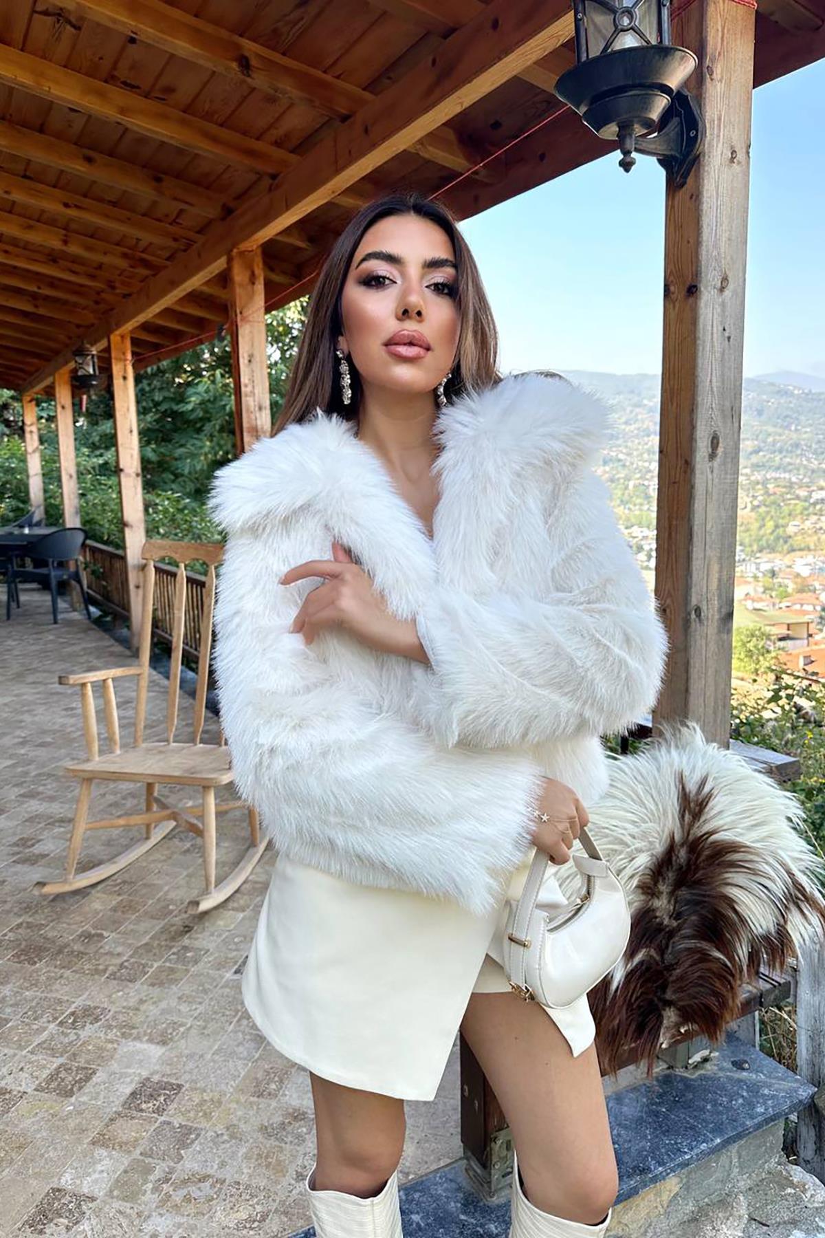 Toptan Ekru Kürklü Kısa Manto Ekru L