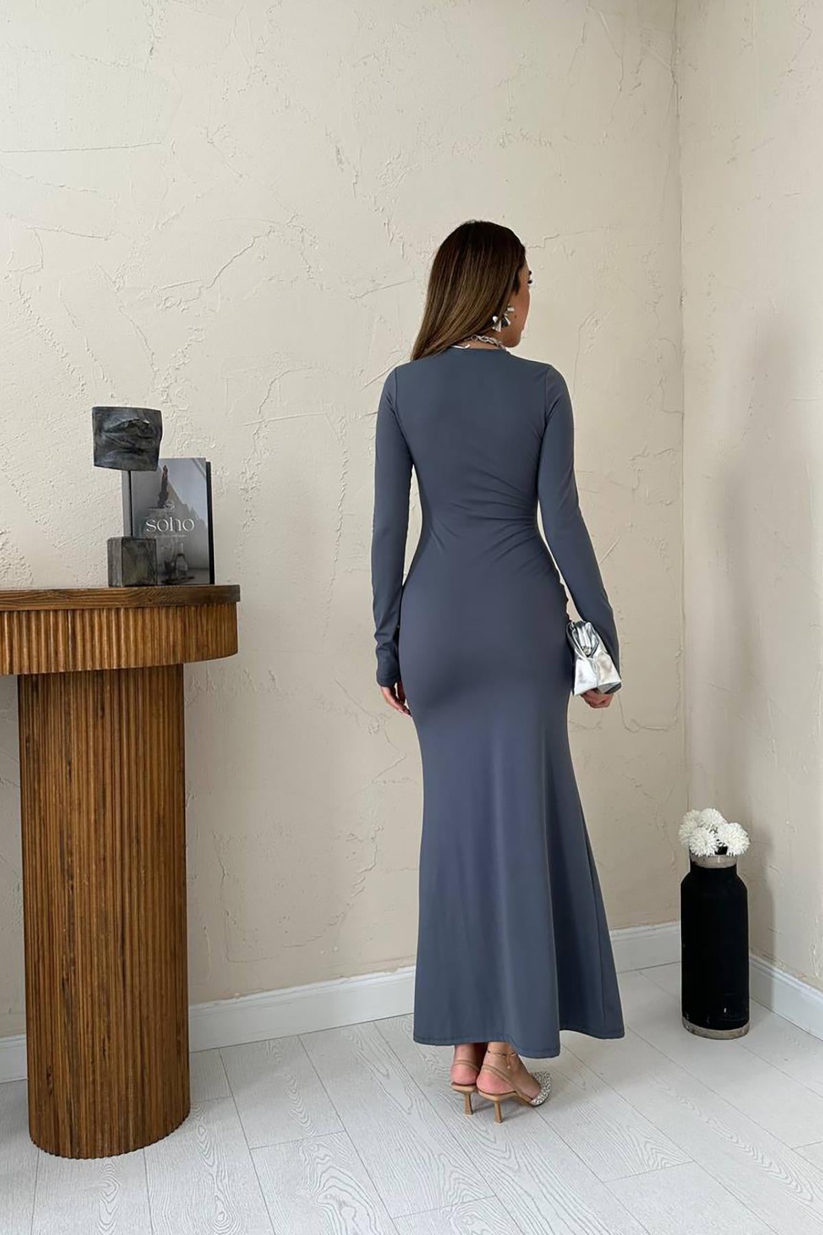Toptan Gri Vücudu Saran Uzun Elbise