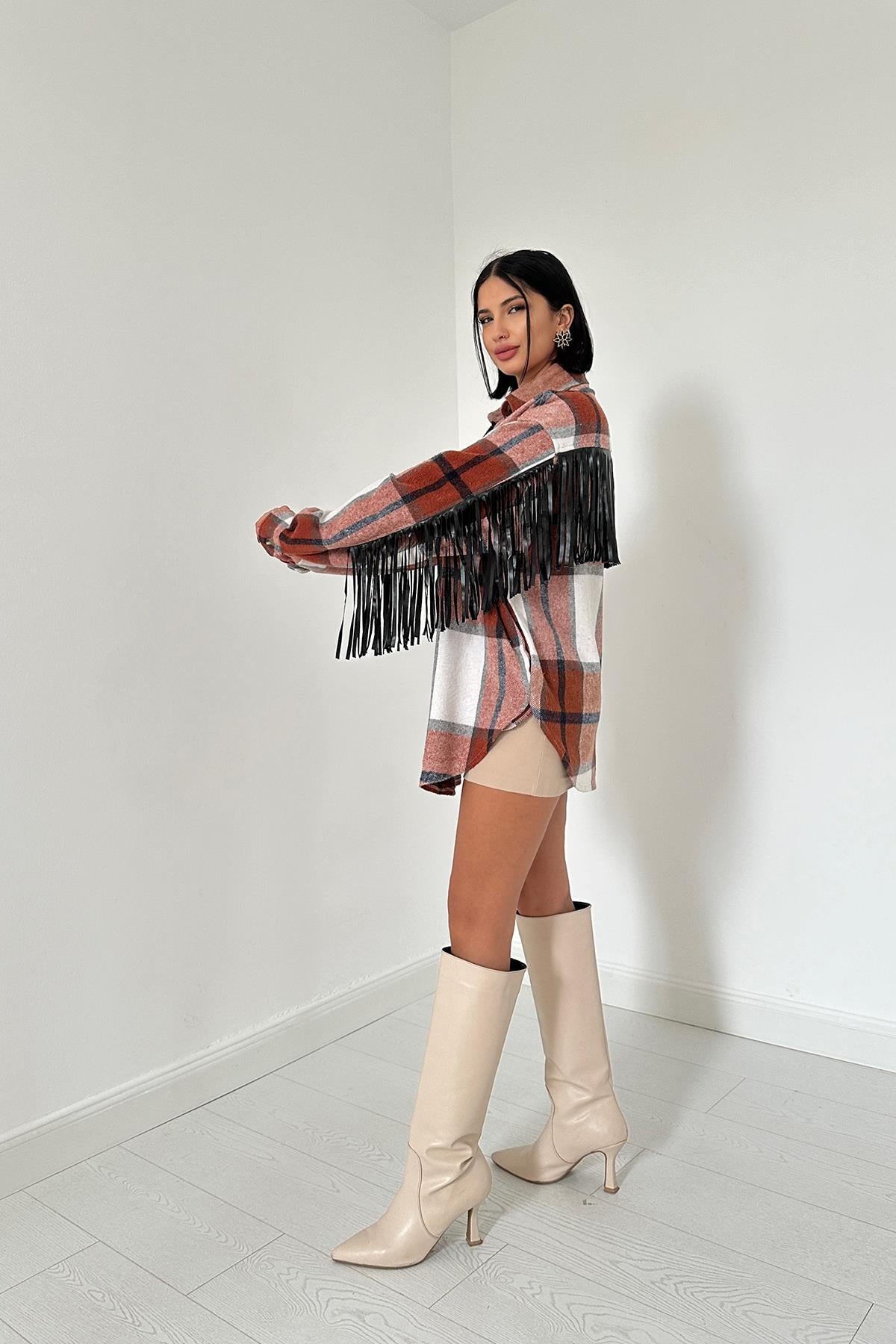 Toptan Kahverengi Arkası Püsküllü Gömlek