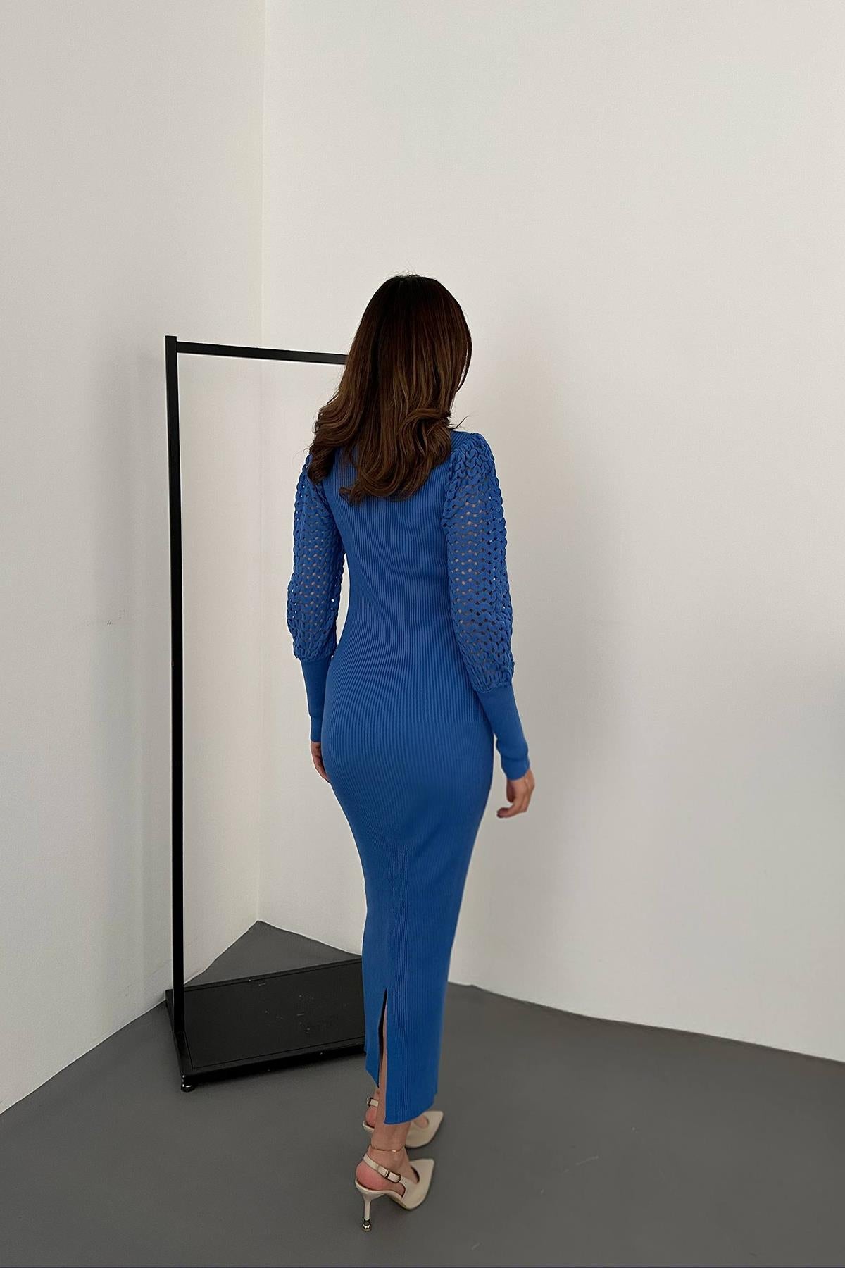 Toptan Mavi Kolları Örgülü Triko Elbise