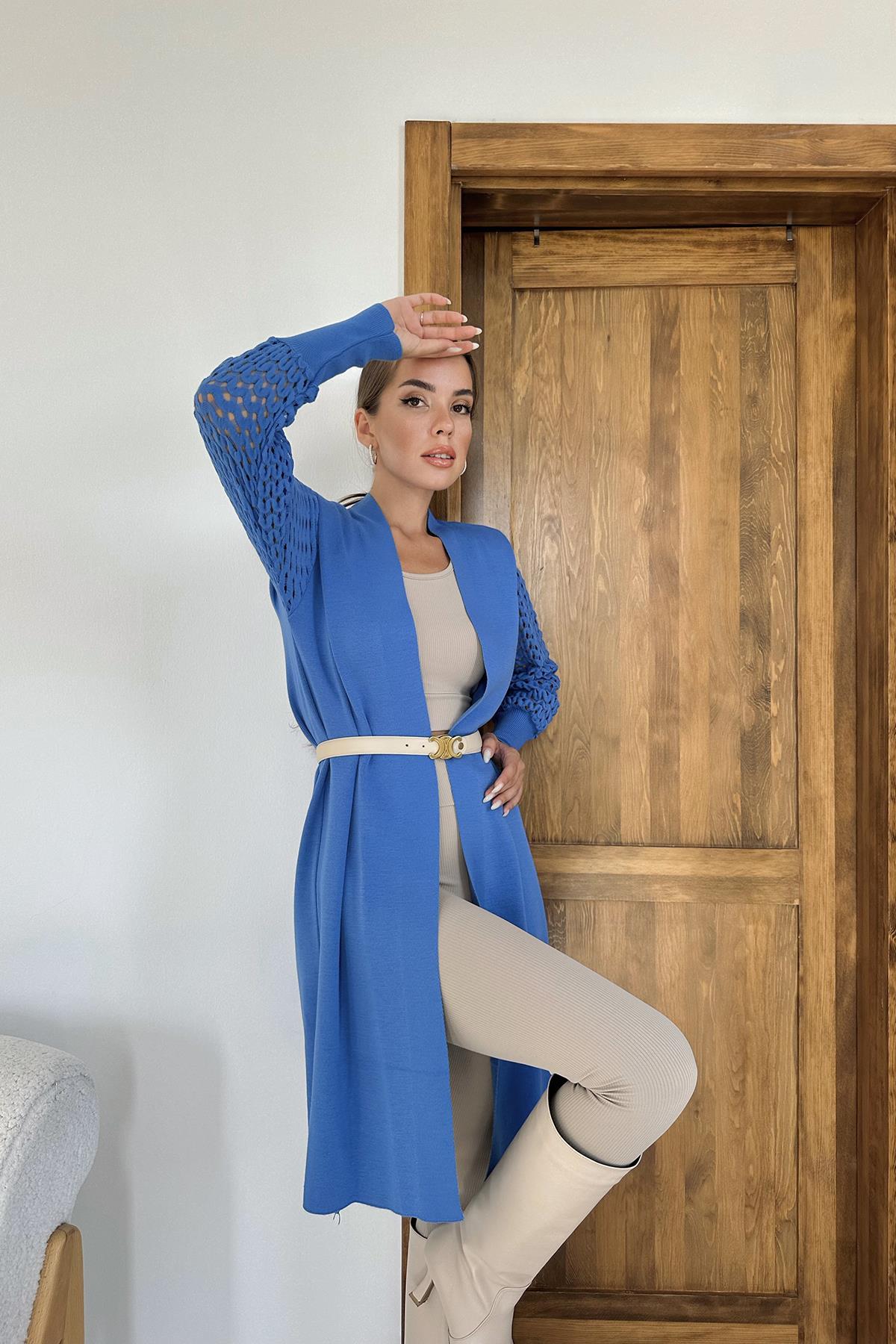 Toptan Mavi Kolları Örgülü Triko Hırka