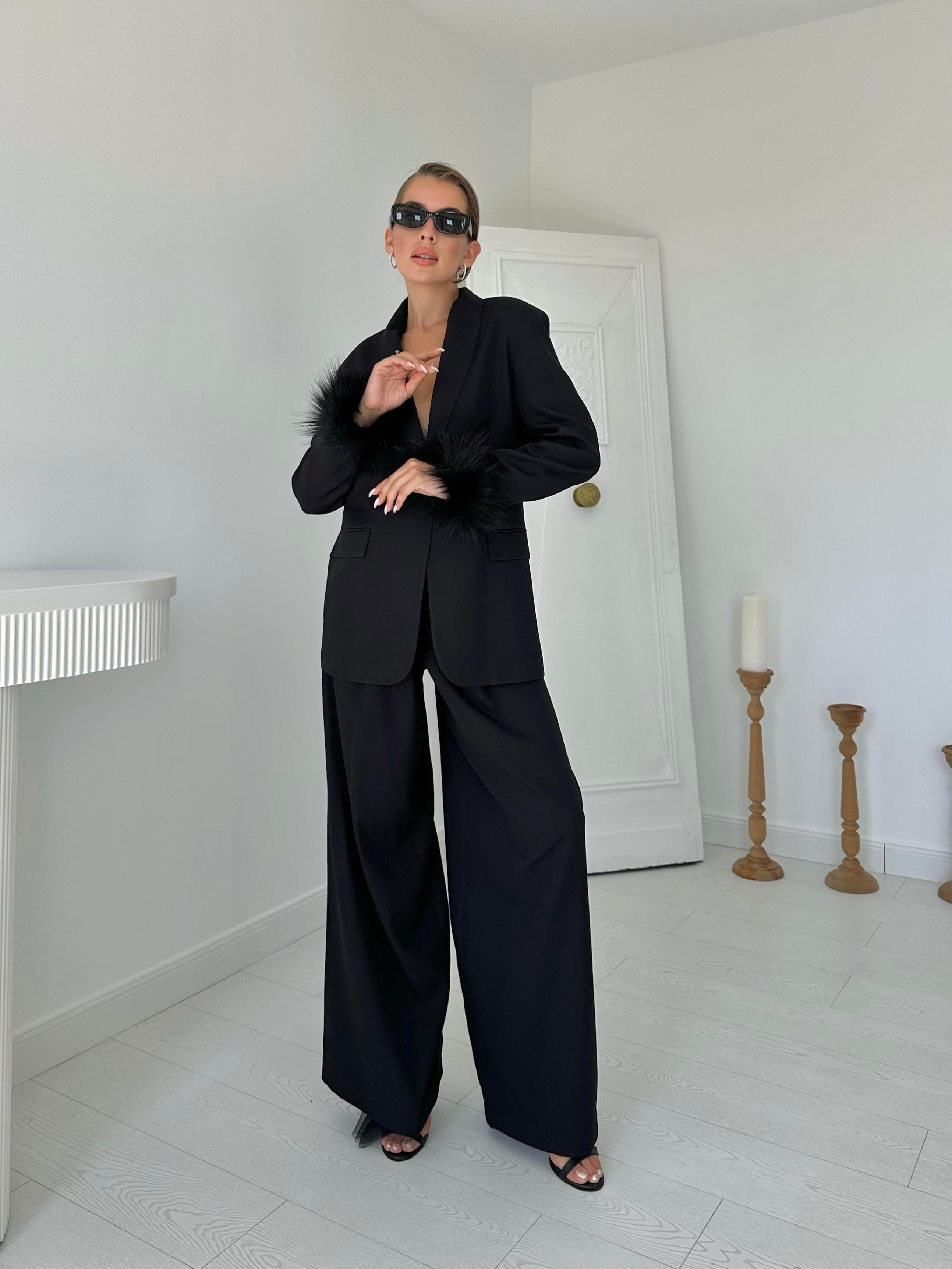 Toptan Siyah Kol Ucu Tüylü Ceket & Pantolon Takım