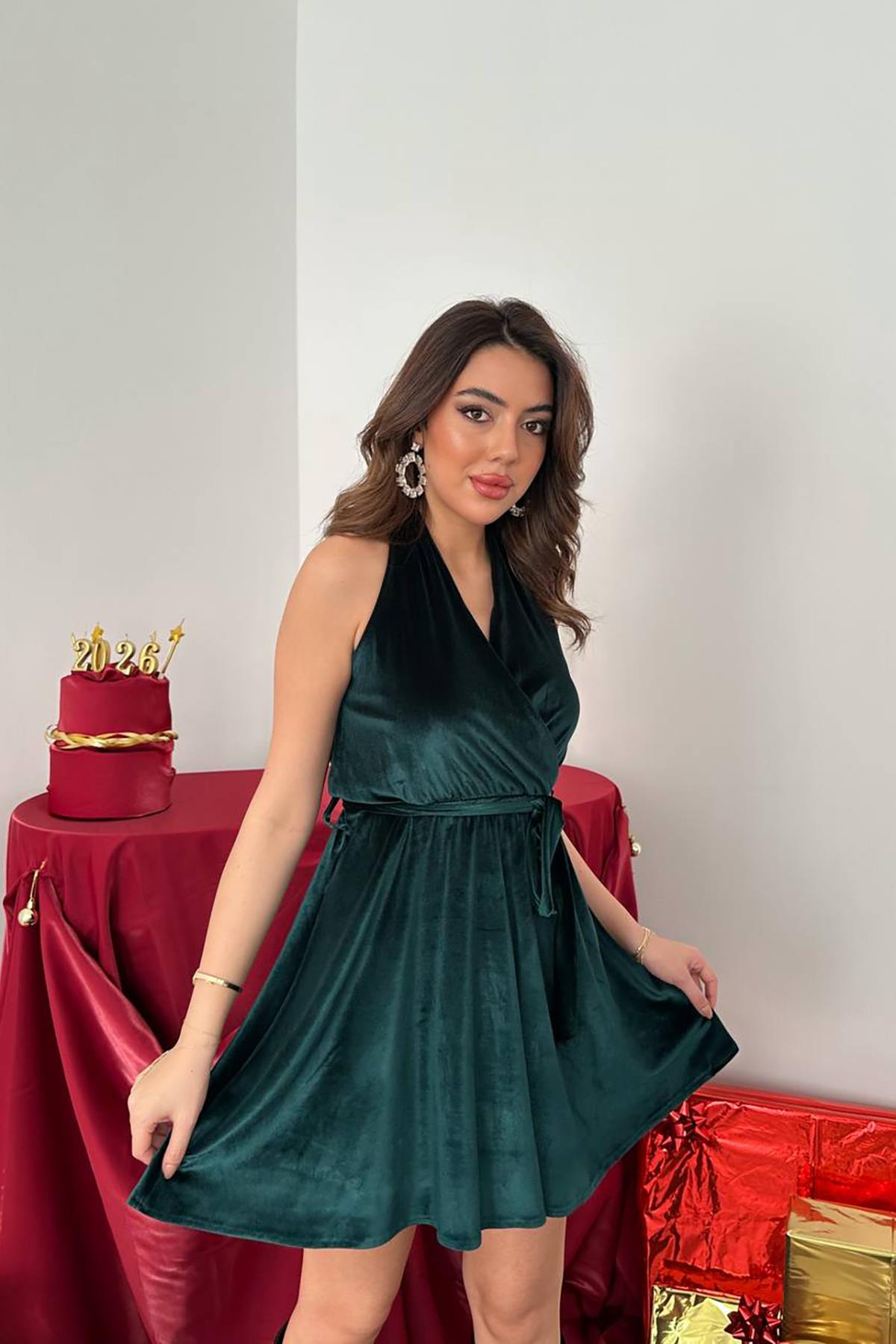 Toptan Zümrüt Boyundan Geçmeli Elbise