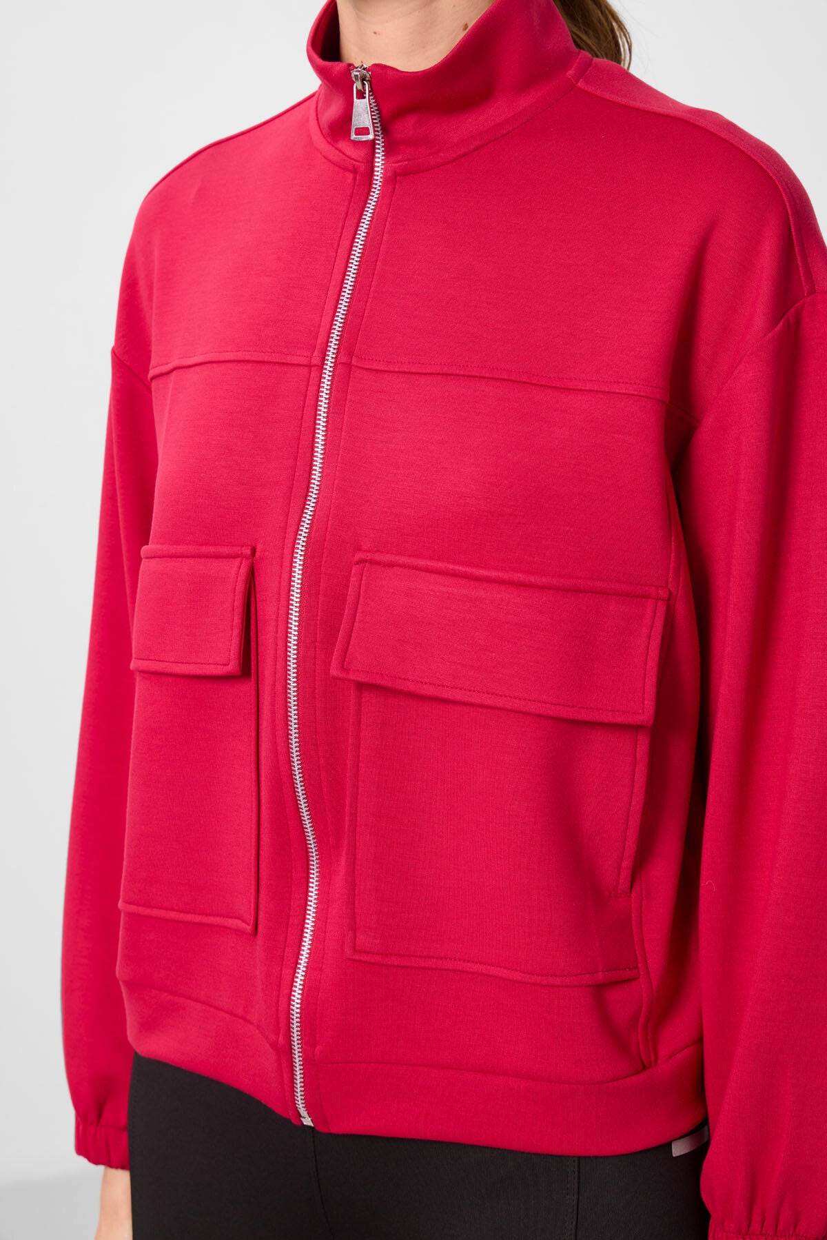 Viva Kırmızı Yumuşak Dokulu Dik Yaka Oversize Kargo Cepli Kadın Crop Top Sweatshirt - 97301