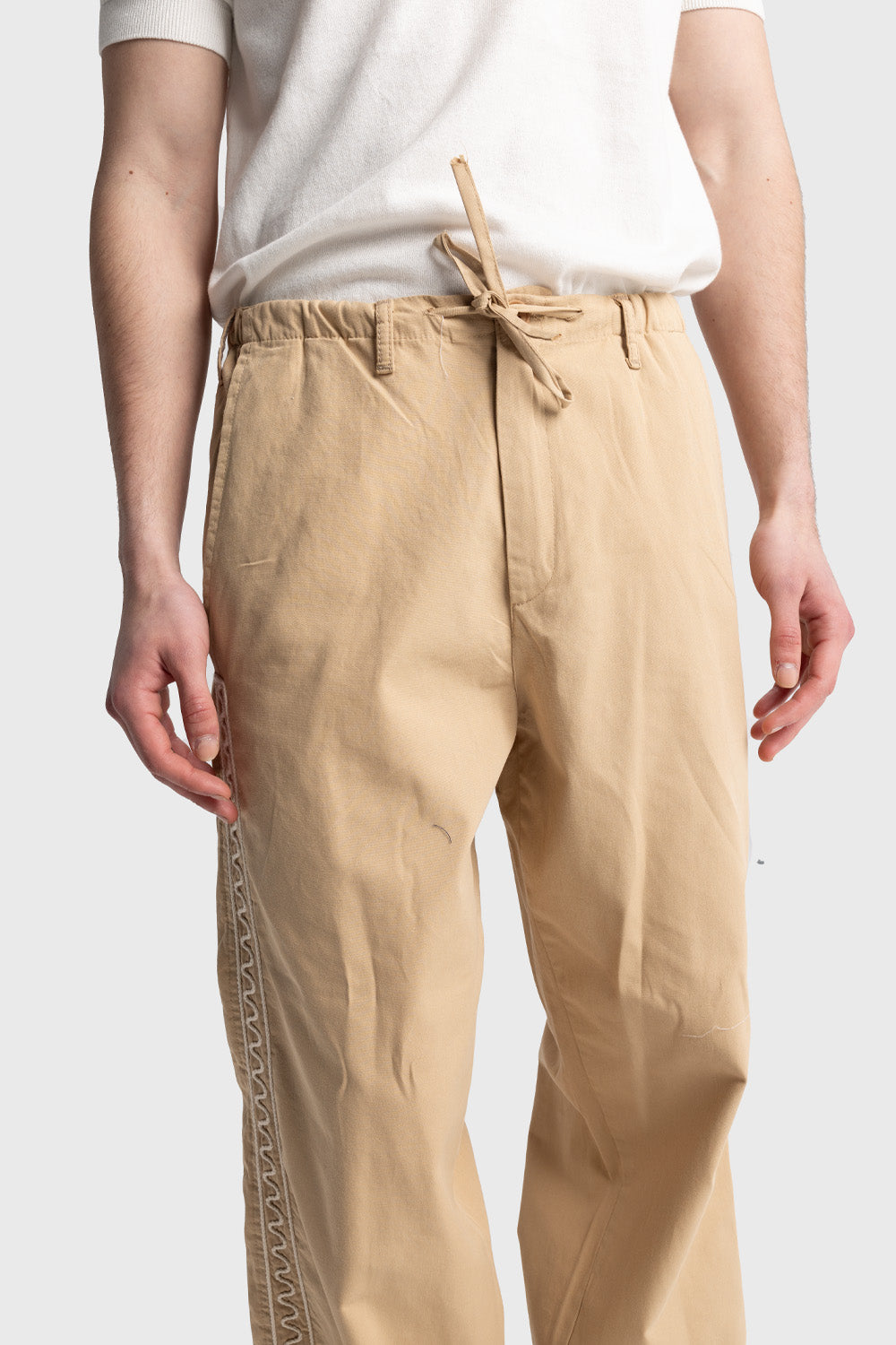 YANI İŞLEMELİ POPLIN PANTOLON - TABA M