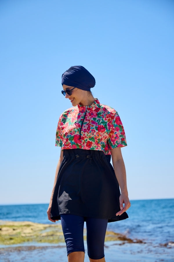 Yarım Kapalı Tesettür Mayo Renkli Desenli Fermuarlı Taytlı Mayo Takımı