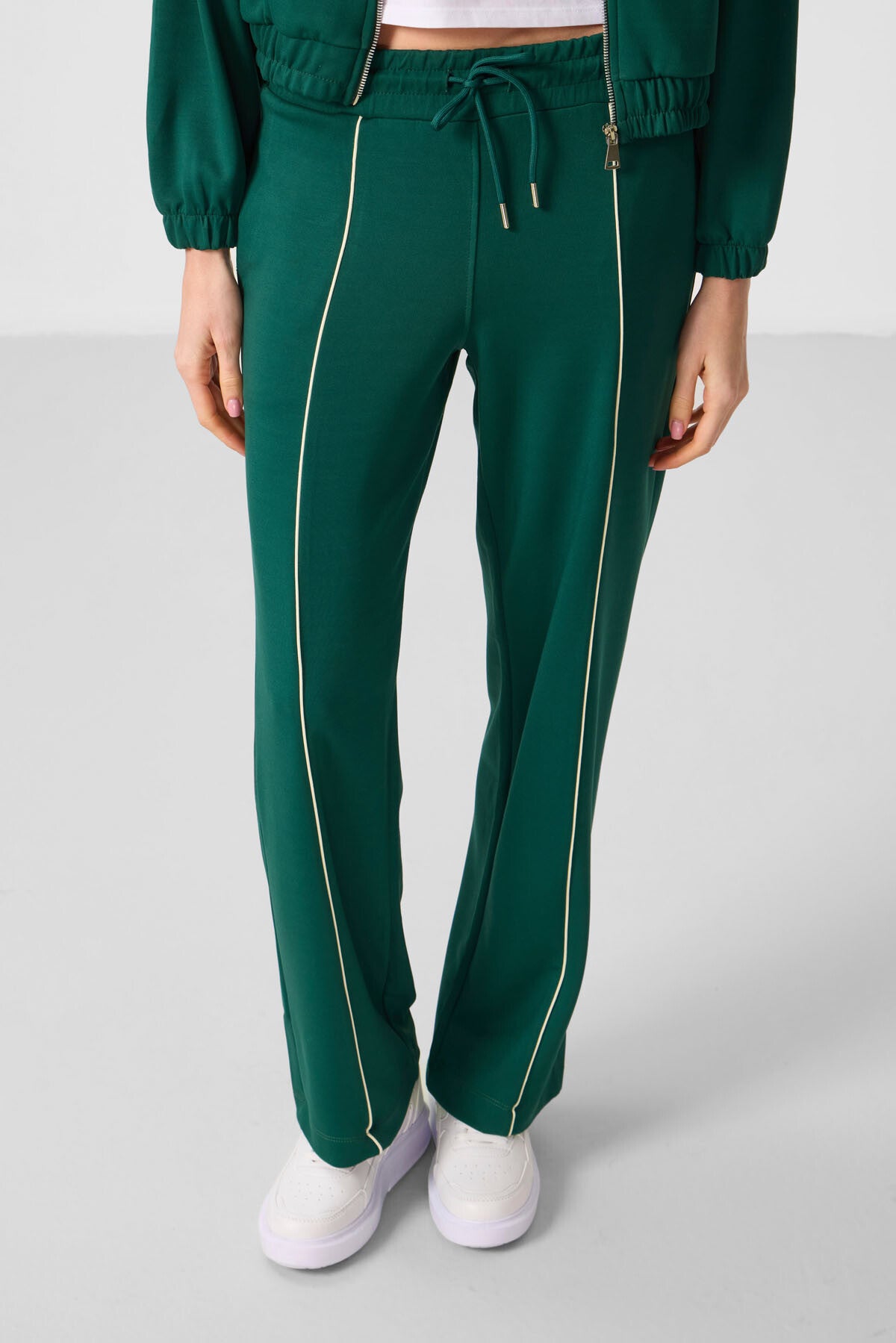 Yeşil Yumuşak Dokulu Dik Yaka Oversize Lastikli Kadın Eşofman Takım - 95349