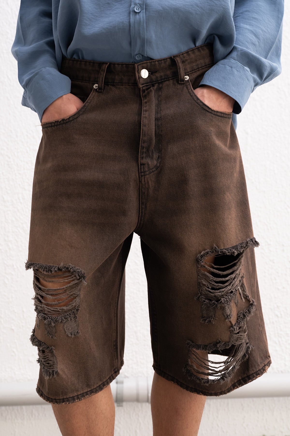 YIRTIKLI JEAN KAHVERENGİ ŞORT