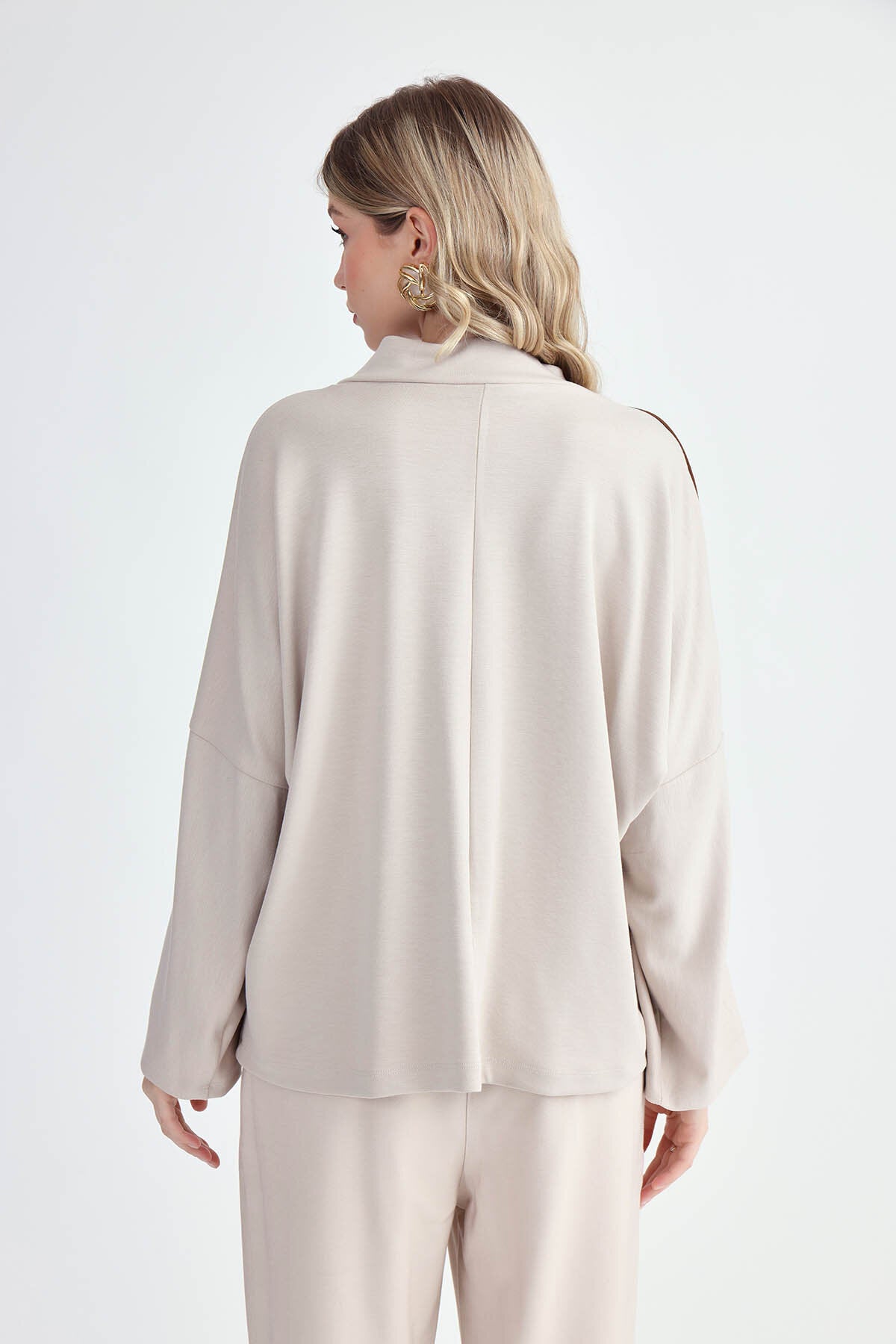 Yuvarlak Yaka Kenarı Şeritli Oversize Bluz