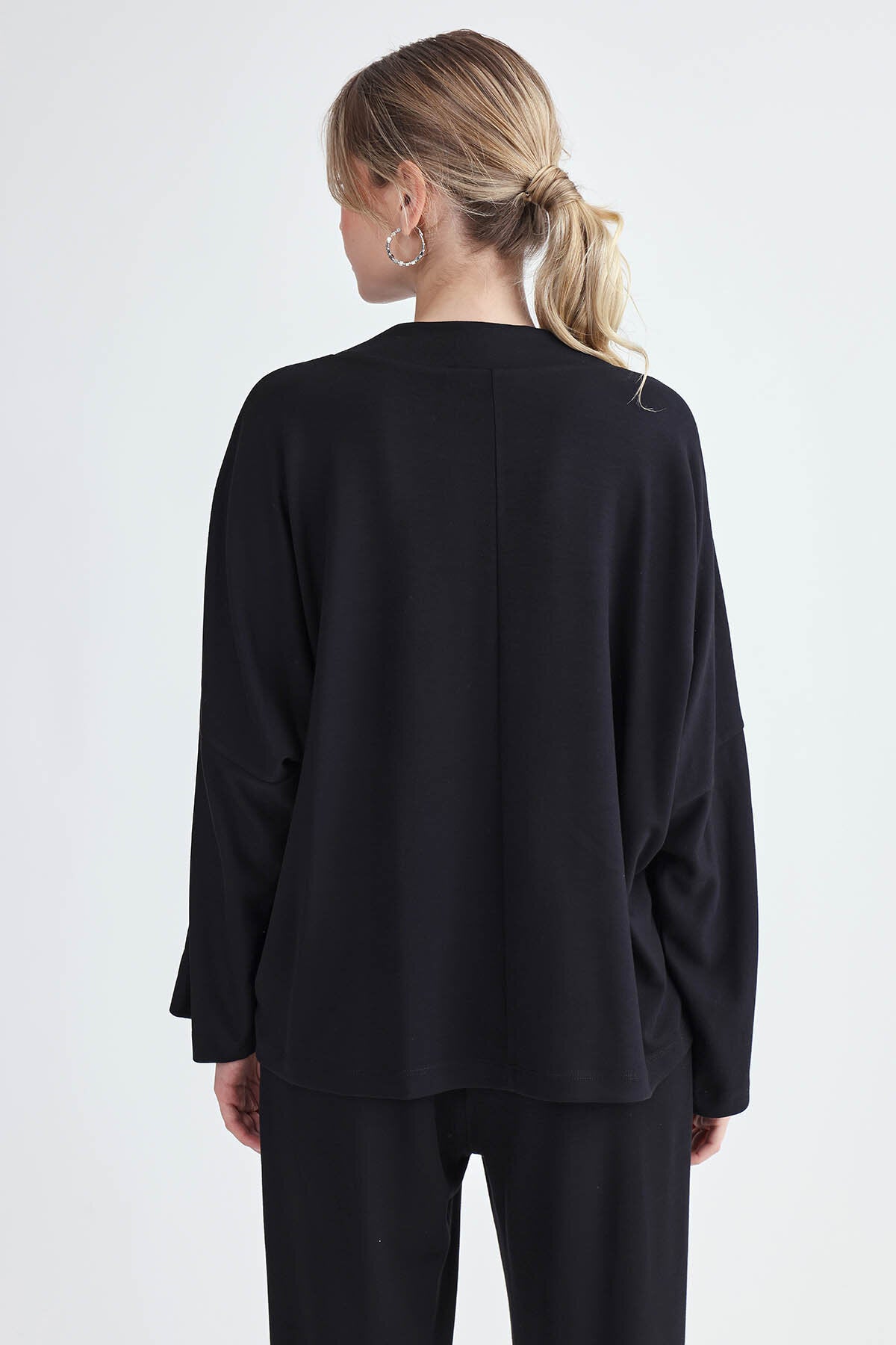 Yuvarlak Yaka Kenarı Şeritli Oversize Bluz