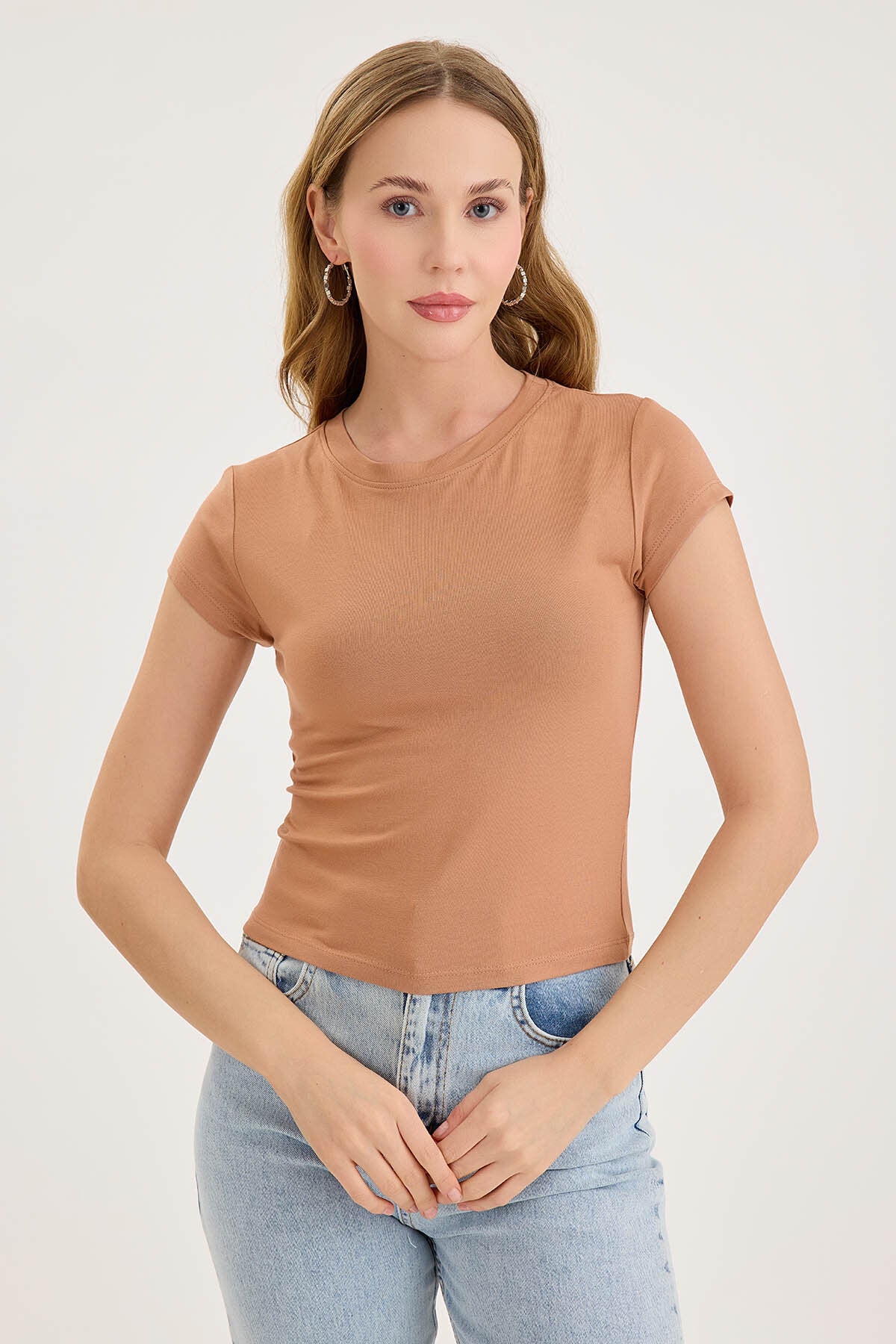 Yuvarlak Yaka Kısa Kol Crop Bluz